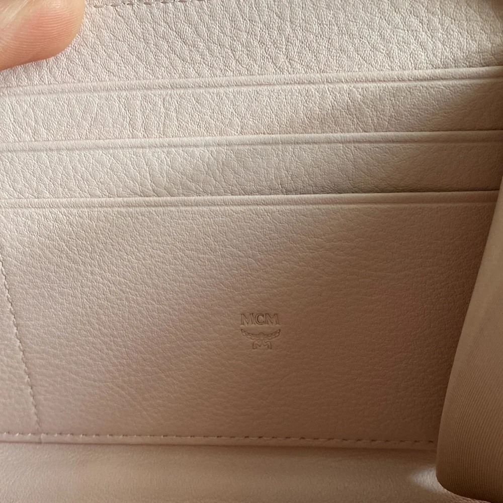 MCM NWT Powder Pink Aren Visetos Zip Around Leather Wallet 8” x 4” - Picture 10 of 12